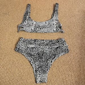 Stone Fox Swim Bikini nwot